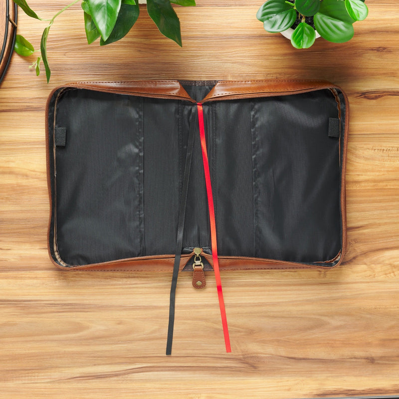 Tweekleurige Man van God 1 Tim. 6:11 Bijbelomslag Klassiek Bruin.