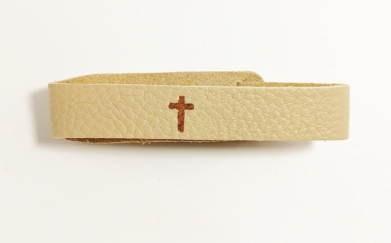 Cross bracelet cream leather