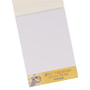 Een lieve vriendschap herfstpuppy en kitten